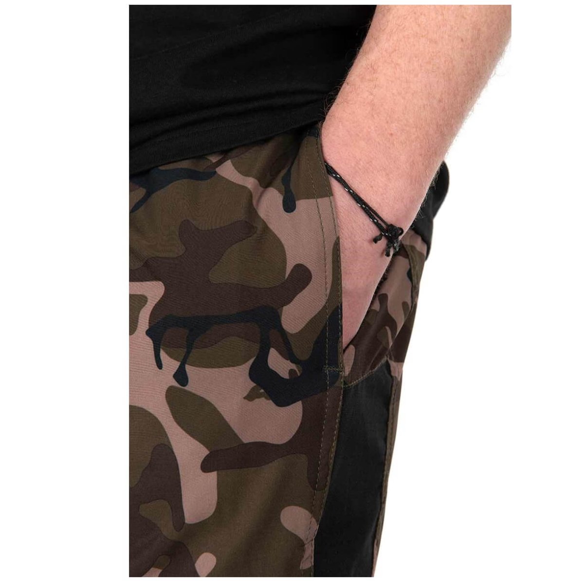 Bañador Fox Swim LW Negro/Camo - Tienda Carpfishing
