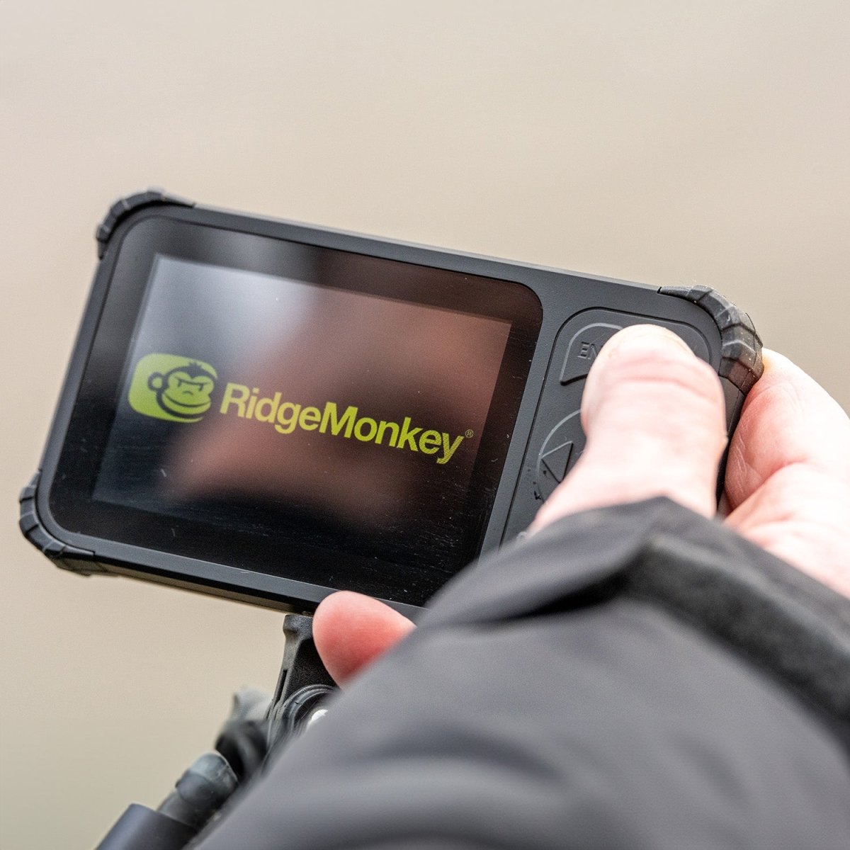 Barco cebador Ridge Monkey Hunter 3000 Echo Edition - Tienda Carpfishing