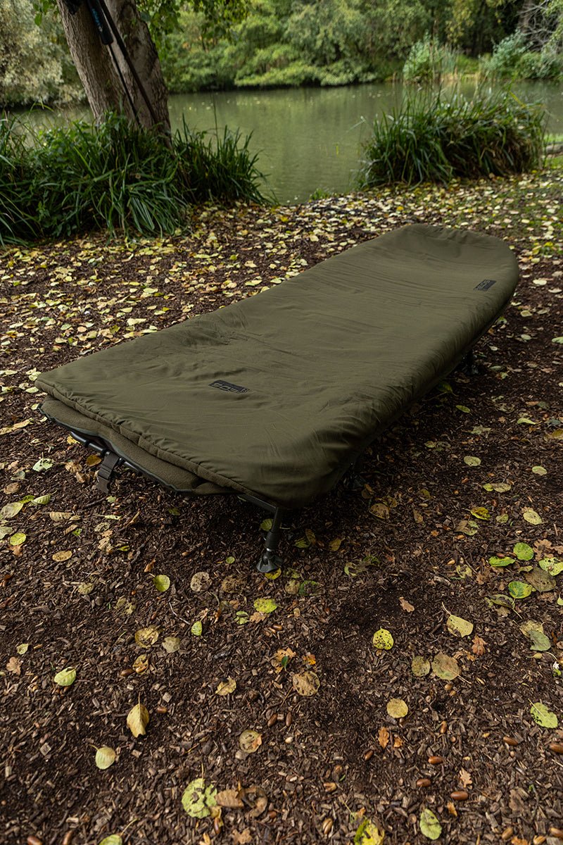 Bed Chair con saco de dormir Fox EOS Compact Sleep System - Tienda Carpfishing