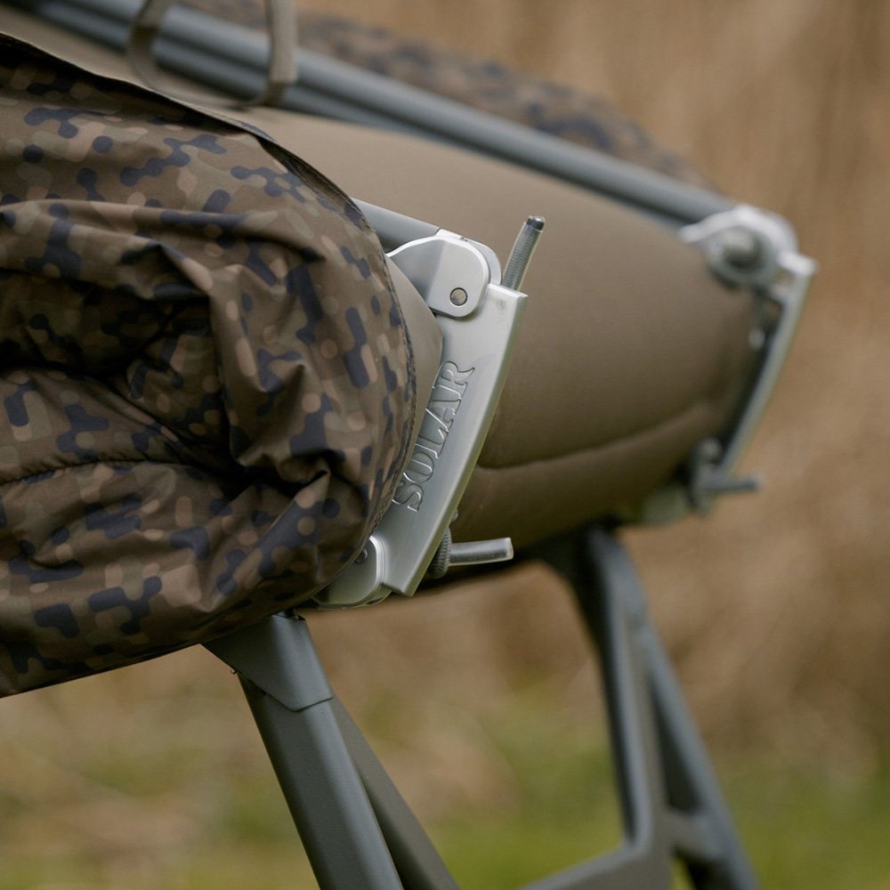 Bed Chair con saco de dormir Solar SP C - Tech Memory Foam Sleep Systems MKII - Tienda Carpfishing