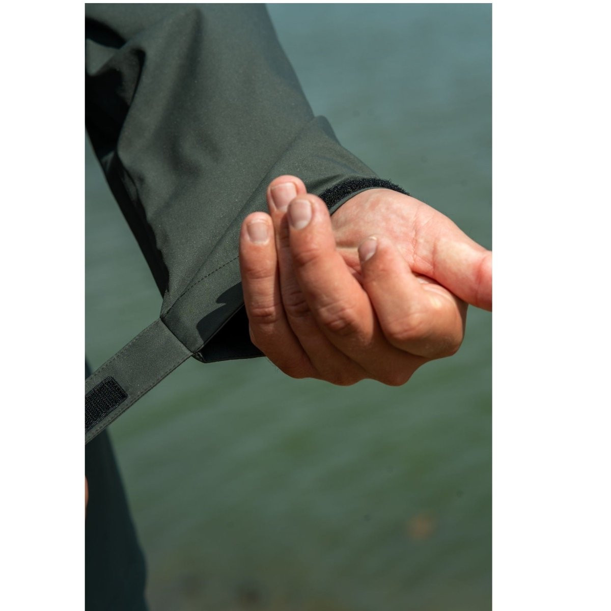 Chaqueta Ridge Monkey Impermeable APEarel ThermaPro Verde - Tienda Carpfishing