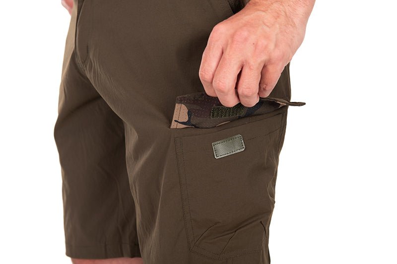 Pantalón corto Fox Caqui LW Cargo - Tienda Carpfishing