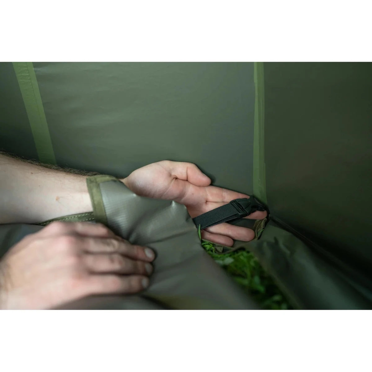 Refugio Avid Carp EXO 2 RV - Tienda Carpfishing