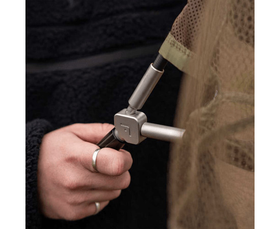 Sacadera Avid Carp Pro - Tect Net 42″ 2 Tramos - Tienda Carpfishing