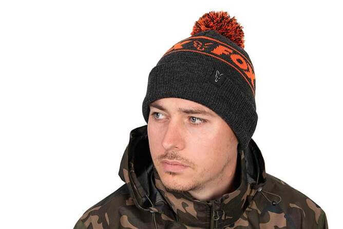 Gorro Fox Collection Negro/Naranja con bola - Tienda Carpfishing