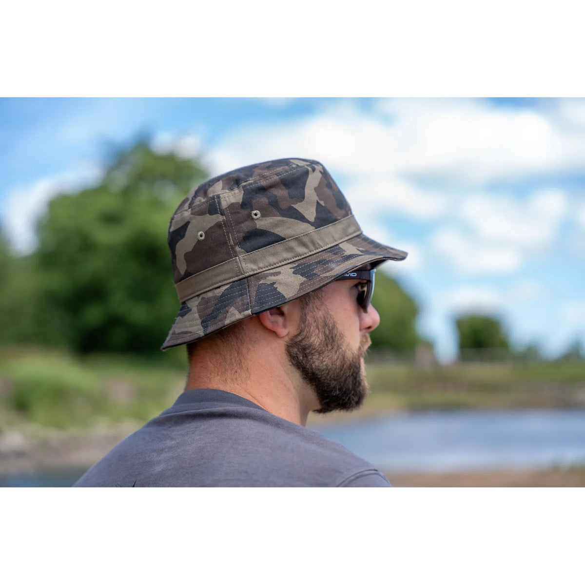 Gorra Avid Carp Distortion Dark Camo Bucket Hat