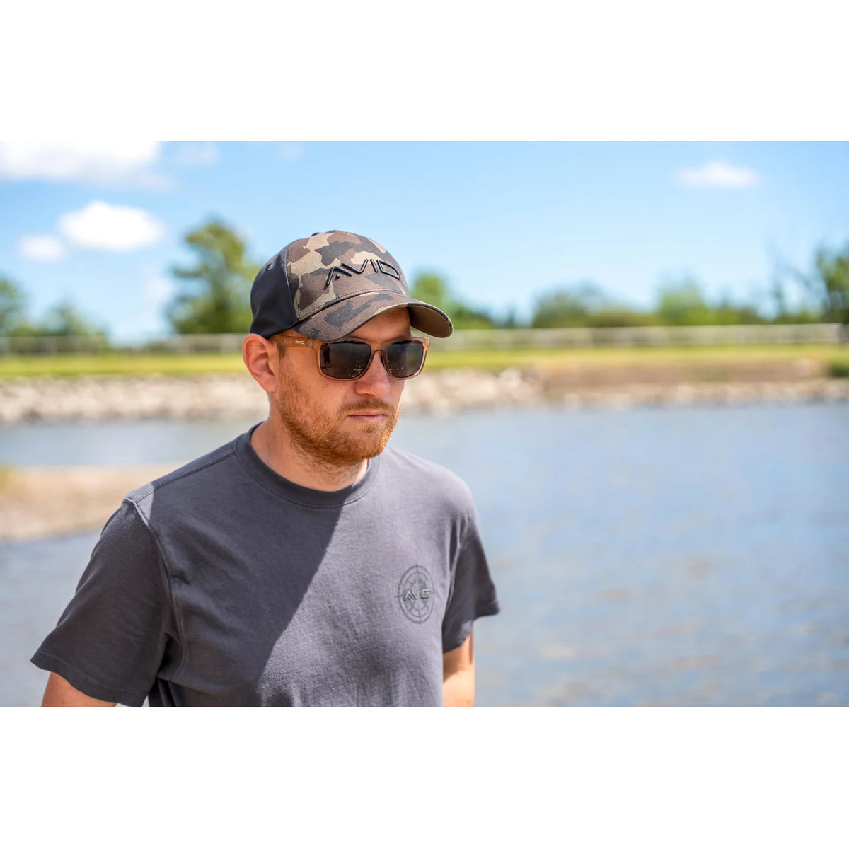 Gorra Avid Carp Distortion Dark Camo Hybrid