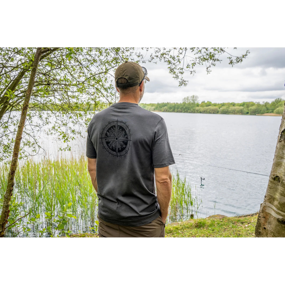 Camiseta Avid Carp Bearing (Grey)