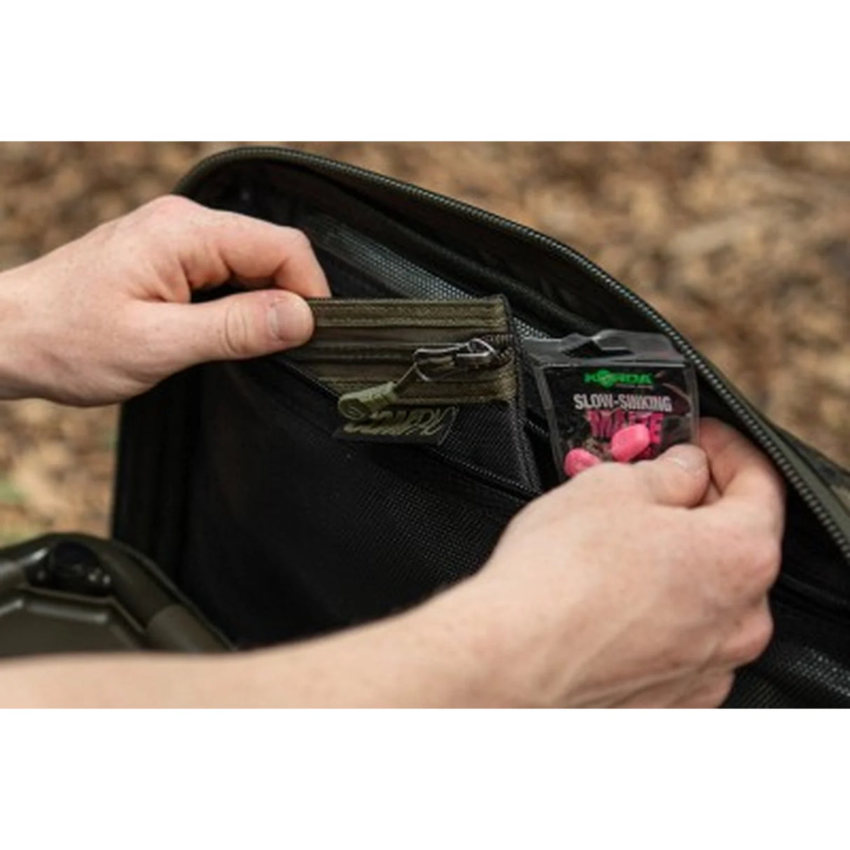 Macuto Korda Compac Framed Carryall Small Dark Kamo