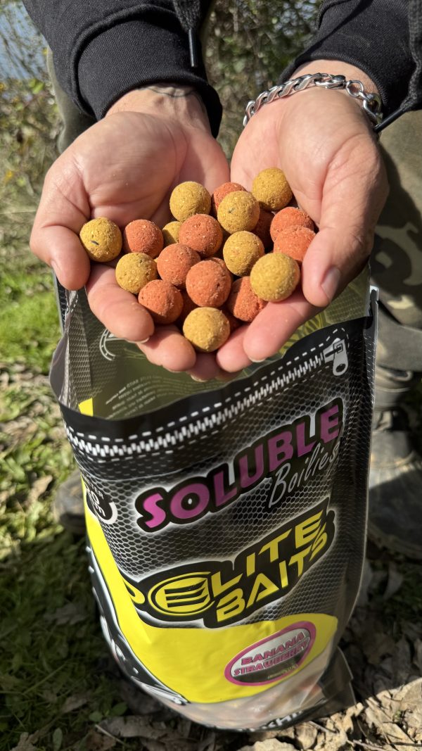 Boilies Solubles Pro Elite Baits Banan Strawberry 20 mm 3,5 kg