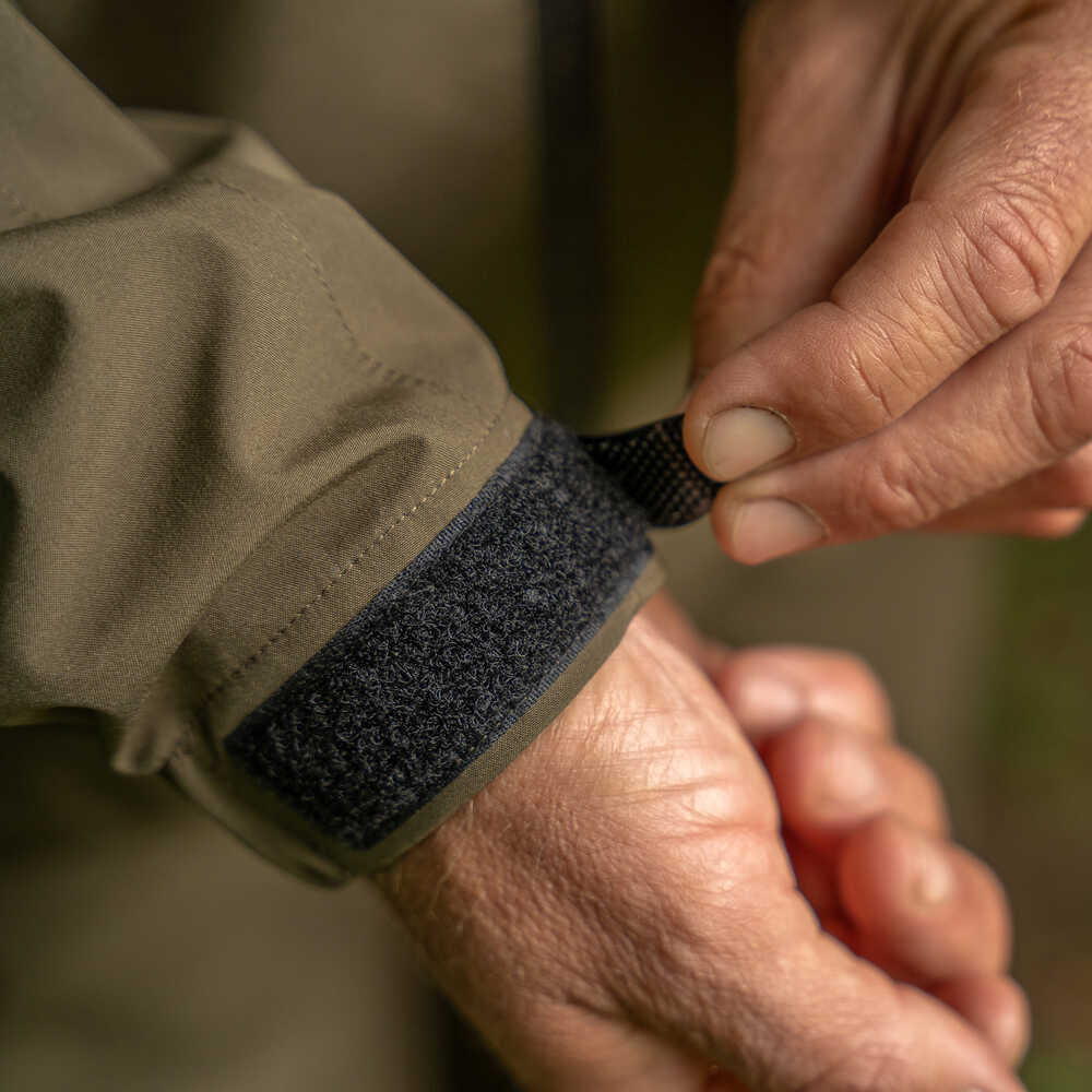 Kurtka Avid Carp Kurtka zapinana na zamek Hydro-Force 20k