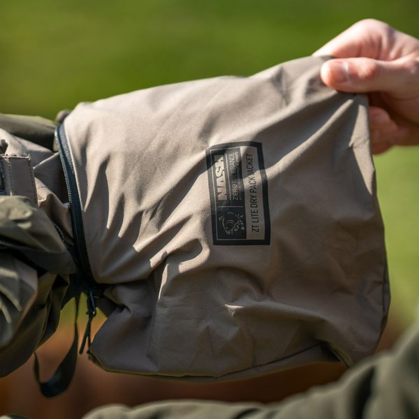 Kurtka wodoodporna Nash ZT Lite Dry Pack