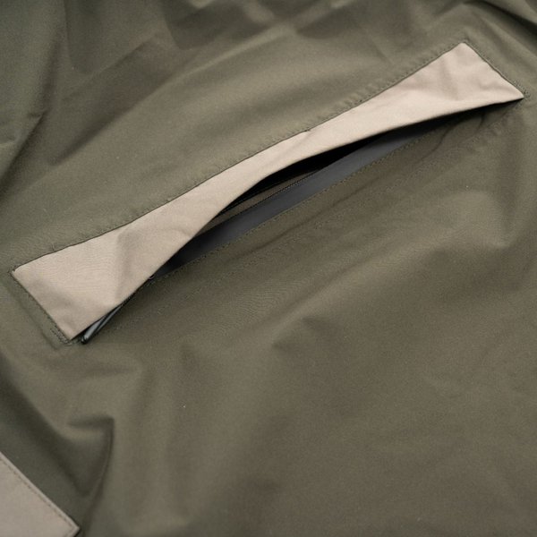 Wodoodporna wiatrówka Nash ZT Lite Dry Pack