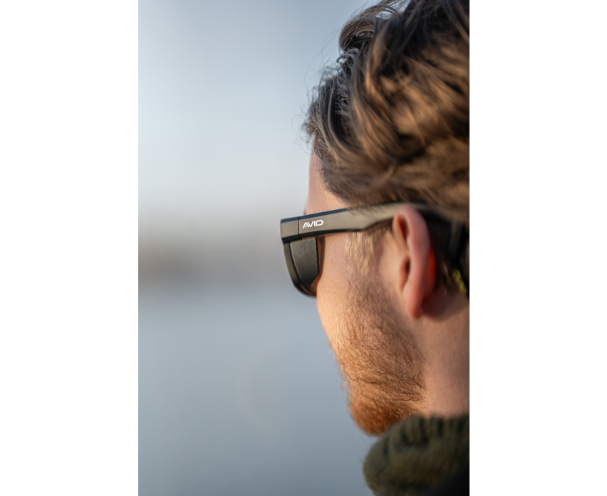 Okulary przeciwsłoneczne z polaryzacją Avid Carp SeeThru Blinker