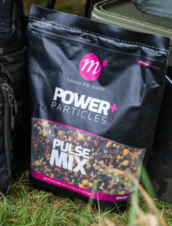 Mainline Power+ Pulse Mix 2kg bag, perfect for carpfishing, enriched with Multi-Slim for greater fish attraction.