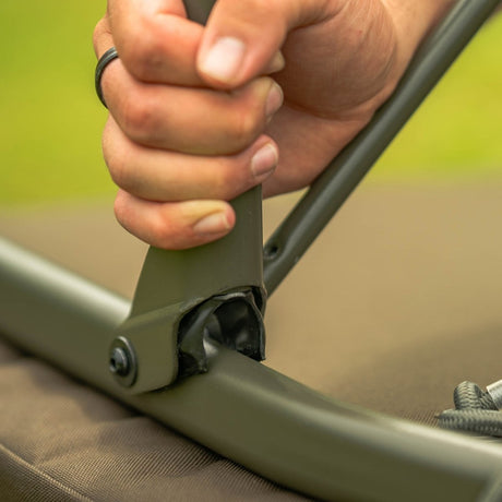 Bed Chair Avid Carp Benchmark Ultra Standard 6 patas - Tienda Carpfishing