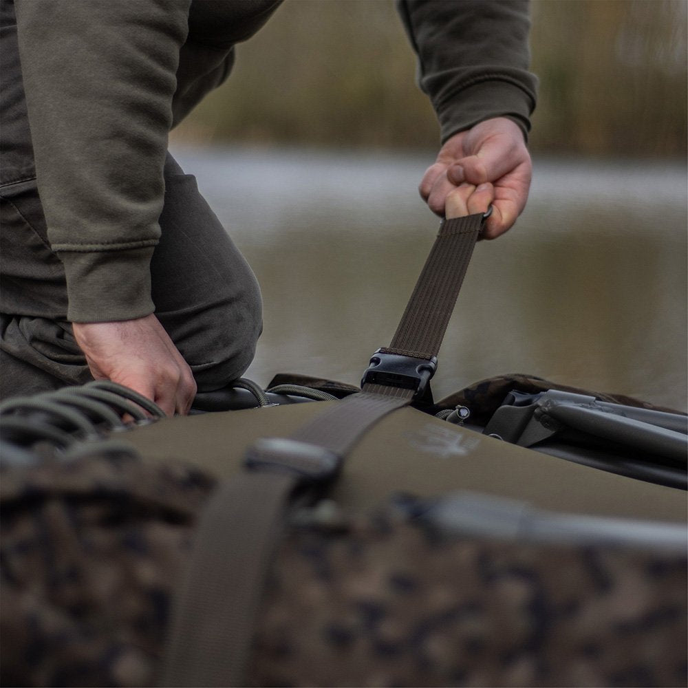 Bed Chair con saco de dormir Solar SP C - Tech Memory Foam Sleep Systems MKII - Tienda Carpfishing