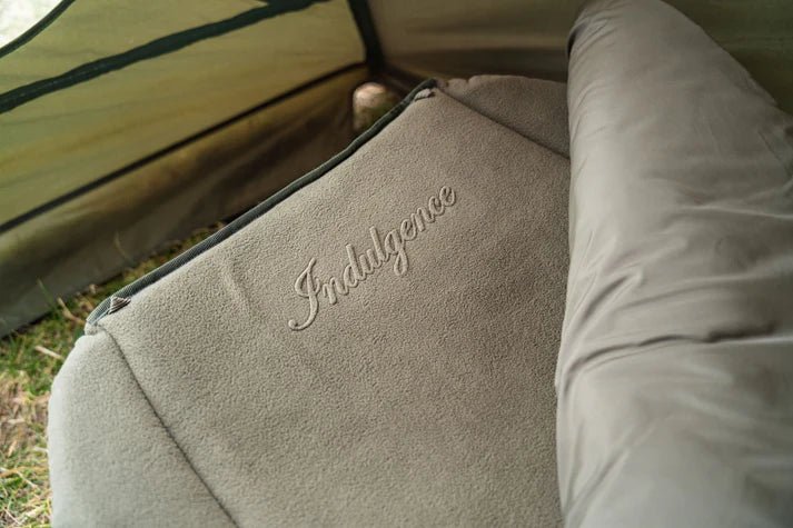 Bed Chair Nash Indulgence 4 Junior Sleep System Kamuflaż - Tienda Carpfishing