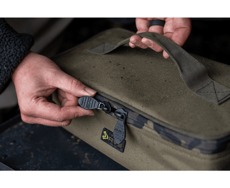 Bolso Avid Carp RVS 8 - POT Hookbait - Tienda Carpfishing