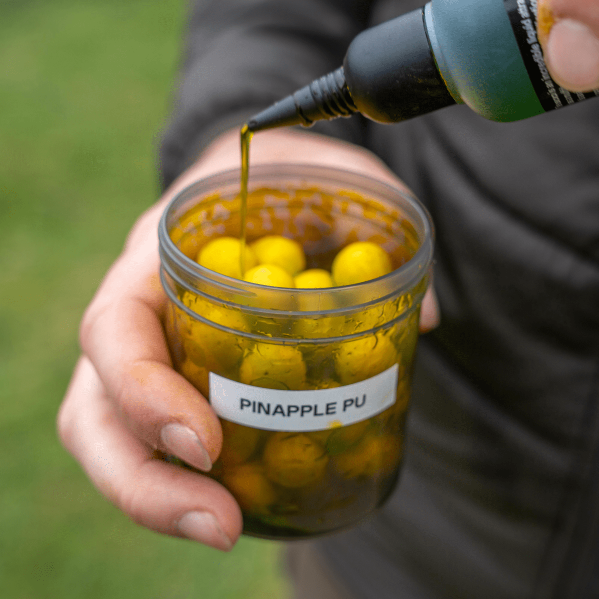 Bote para Cebos Avid Carp Grande - Tienda Carpfishing