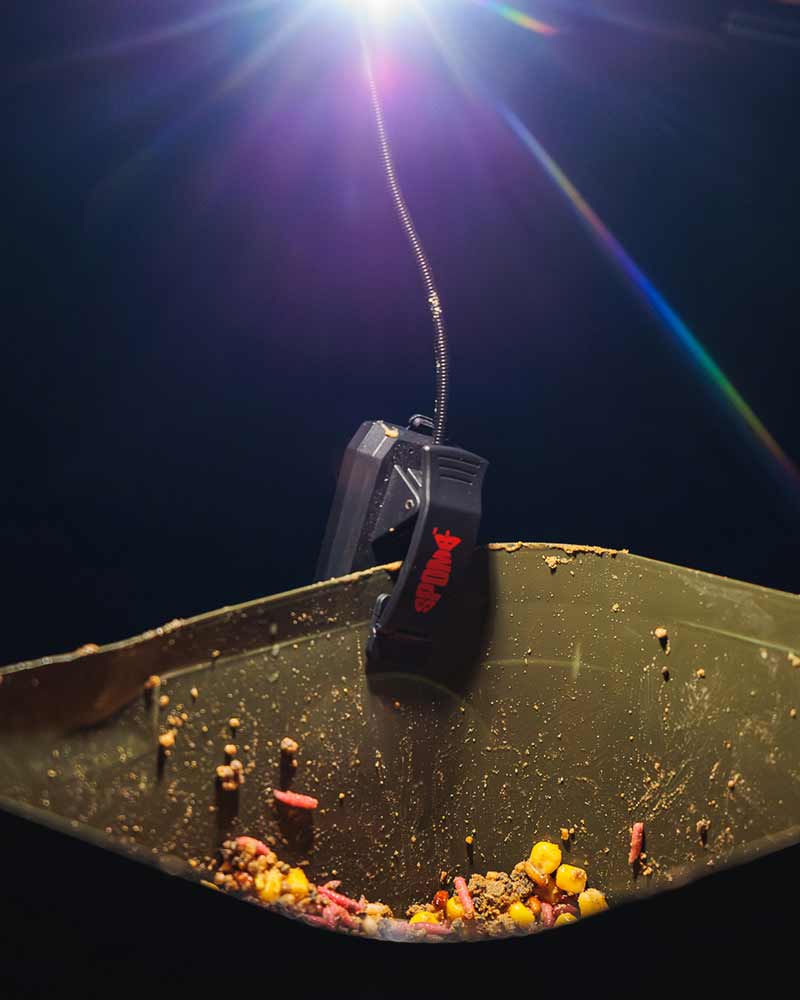 Luz para montaje Spomb - Tienda Carpfishing