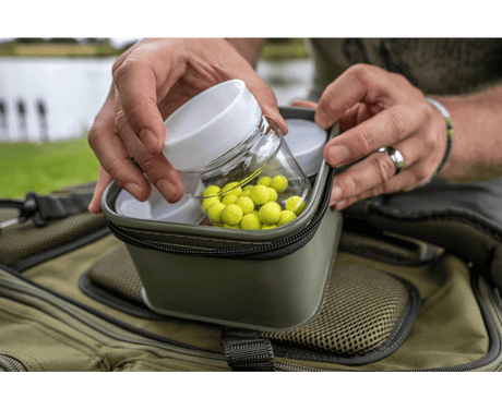 Macuto de 4 botes de cebo Korum Eva - Tienda Carpfishing