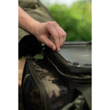 Macuto Korda Compac Framed Dark Kamo L - Tienda Carpfishing