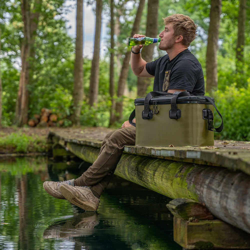 Macuto nevera Avid Carp Stormshield Cooler 30 L - Tienda Carpfishing