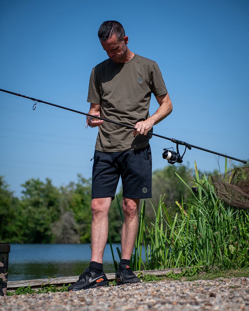 Pantalón corto Fox Collection Jogger Negro - Tienda Carpfishing