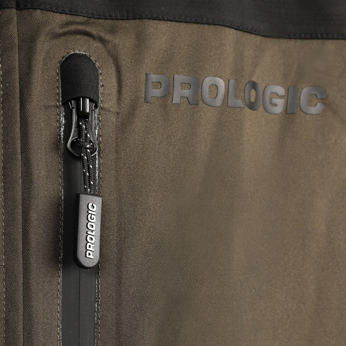 Traje térmico Prologic Signature Bib/Brace - Tienda Carpfishing