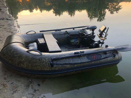 Barca Raptor 230 X - Wide Bush con suelo de aluminio - Tienda Carpfishing