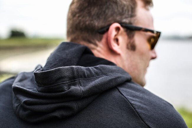 Sudadera ligera Korda Negra con capucha - Tienda Carpfishing